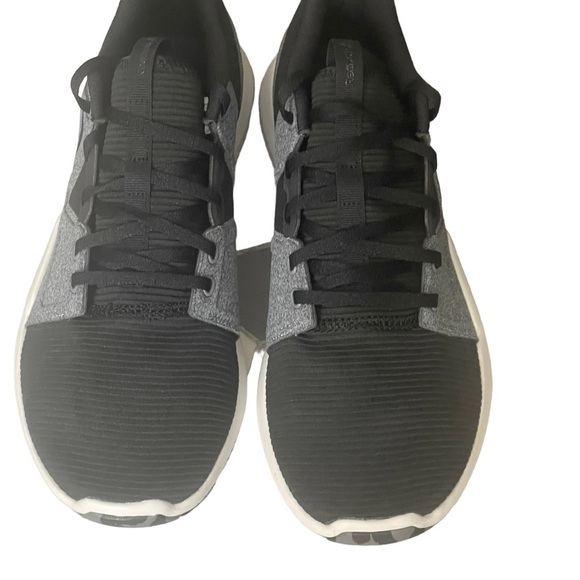 Reebok Mens Hydrorush TR
Black Gray Running Shoes
Sneakers - Size 8 - Picture 3 of 13